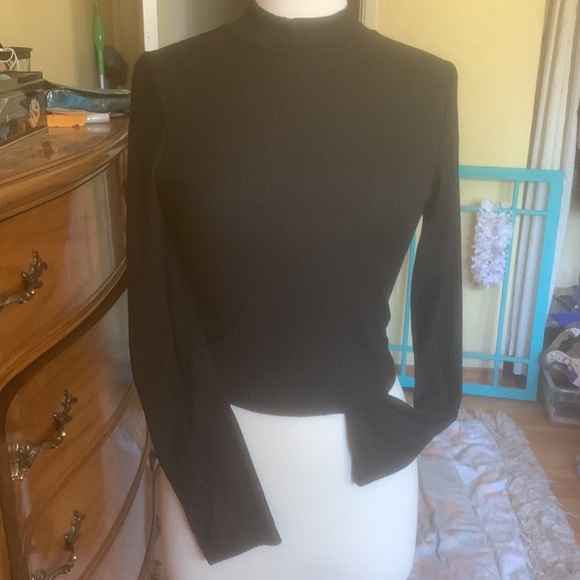 Bozzolo cropped, ribbed, mock neck, long sleeve NWT Black - Picture 2 of 7